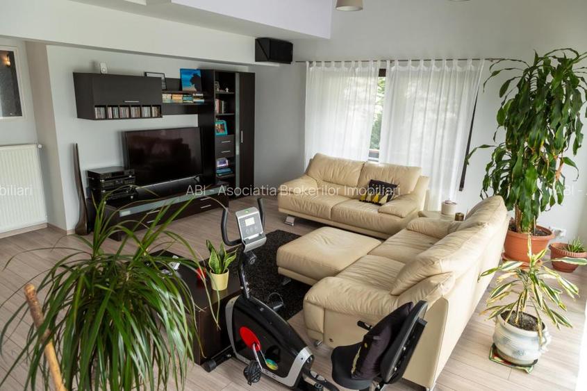 Baneasa lake House 340sqm, swimming pool, lake side deck - 12