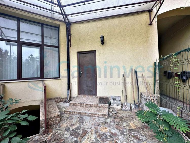 Casa ultracentrala cu apartament si demisol, zona Republicii pietonala, Oradea
