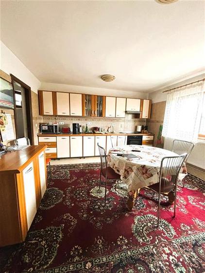 Casa Individuala caramida, fundatie inalta, planseu beton, Garaj, teren 650 mp