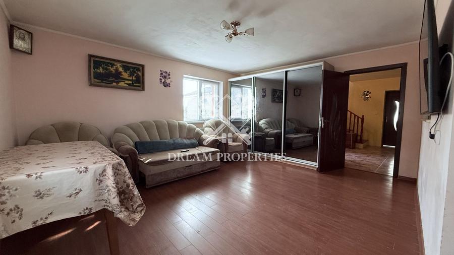 Casa individuală de vanzare, teren 1000 mp, zona Campenesti