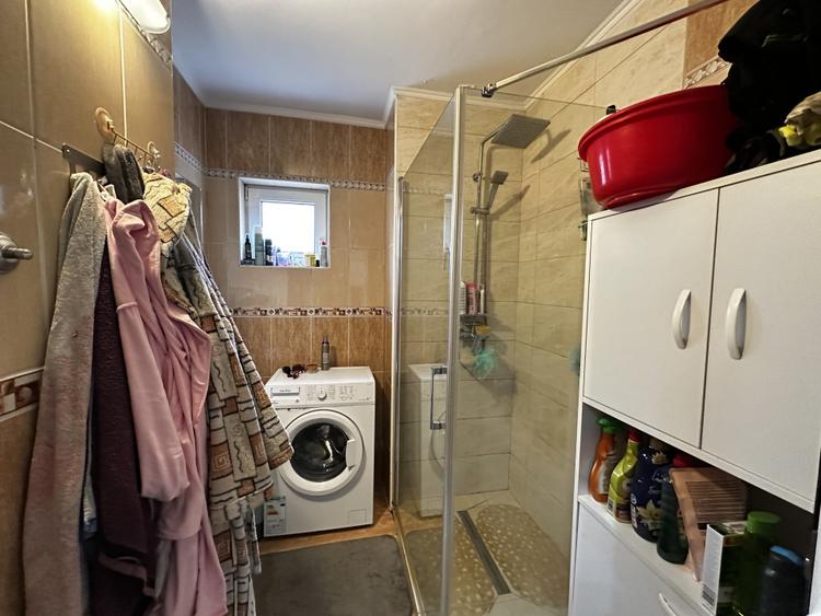 Apartament 3 camere Deco Sub-Stadion 2 Bai Balcon Etaj 2 Finisat Mobilat Utilat
