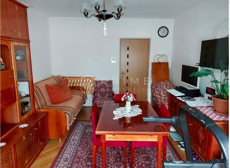Apartament 2 camere decomandate, etaj intermediar