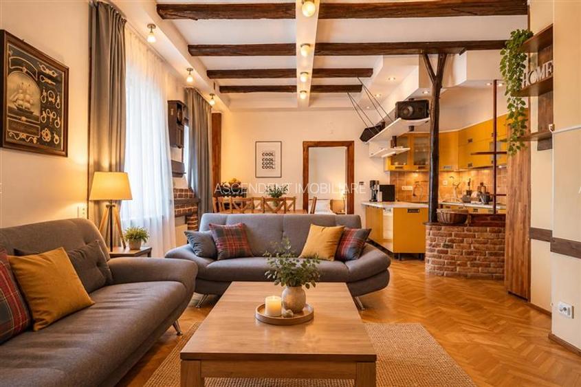 Apartament loft unicat, 200 mp, in inima Brasovului Istoric, la poalele Tampei,