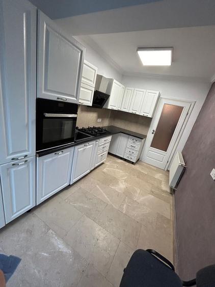 Apartament 2 camere si curte Damaroaia