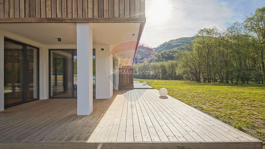 La poalele Bucegilor, ultimul chalet din proiectul Alpinia · Râșnov - 15