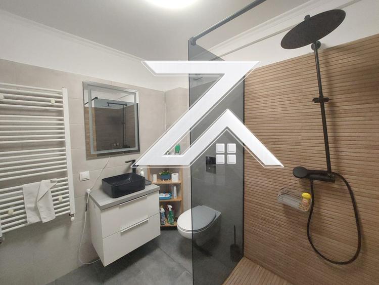 Central! Închiriez apartament 3 camere – modern, 2011