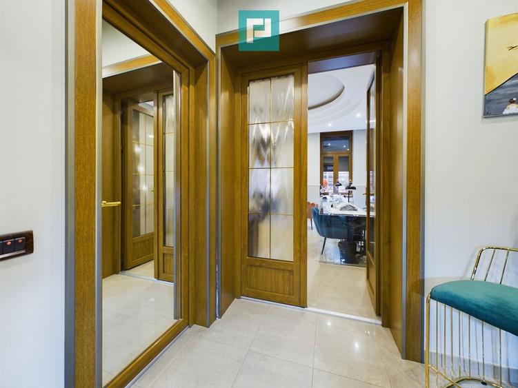 Post manichiură în salon Ultracentral