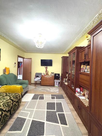 Apartament 2 camere 52mp zona Crsain mobilat Pret 60000eur neg