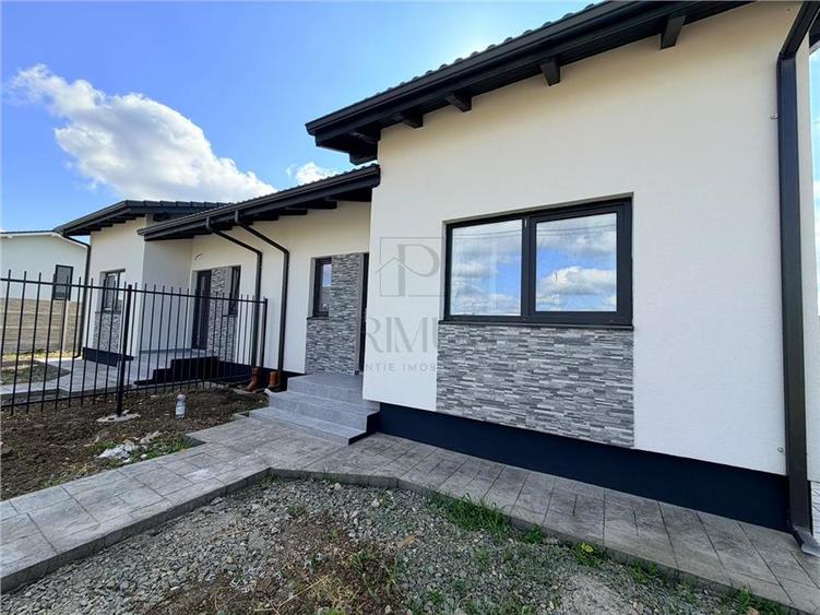 DUPLEX CU 3 BAI - TEREN 375 MP - BUCATARIE INCHISA
