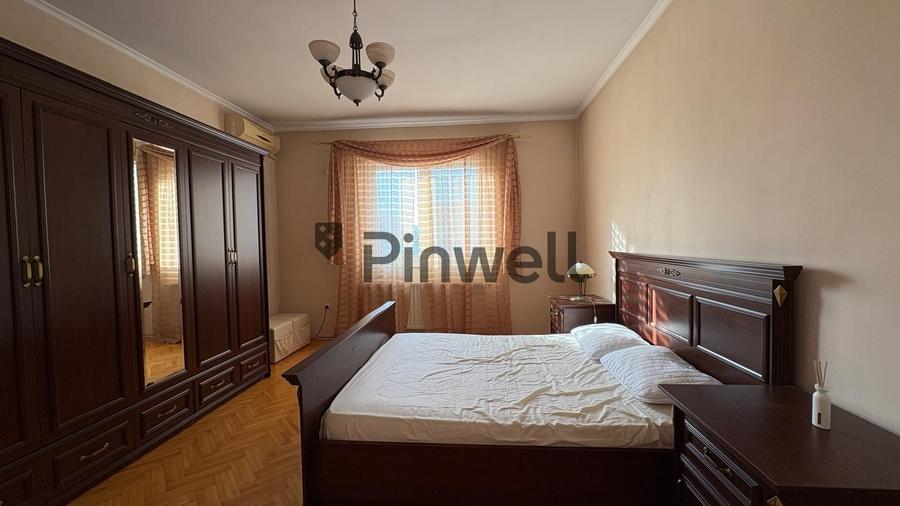 Vila spatioasa| 6 camere| 216 mp | gradina 550 mp| Bd. Pipera
