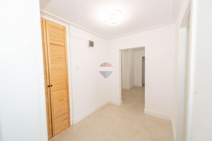Apartament 3 camere de vanzare, balcon, renovat, Berceni, sector 4