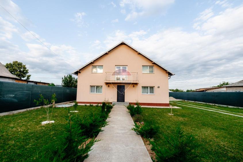 Casă de vânzare cu teren generos de vânzare, Udeni-Zăvoi