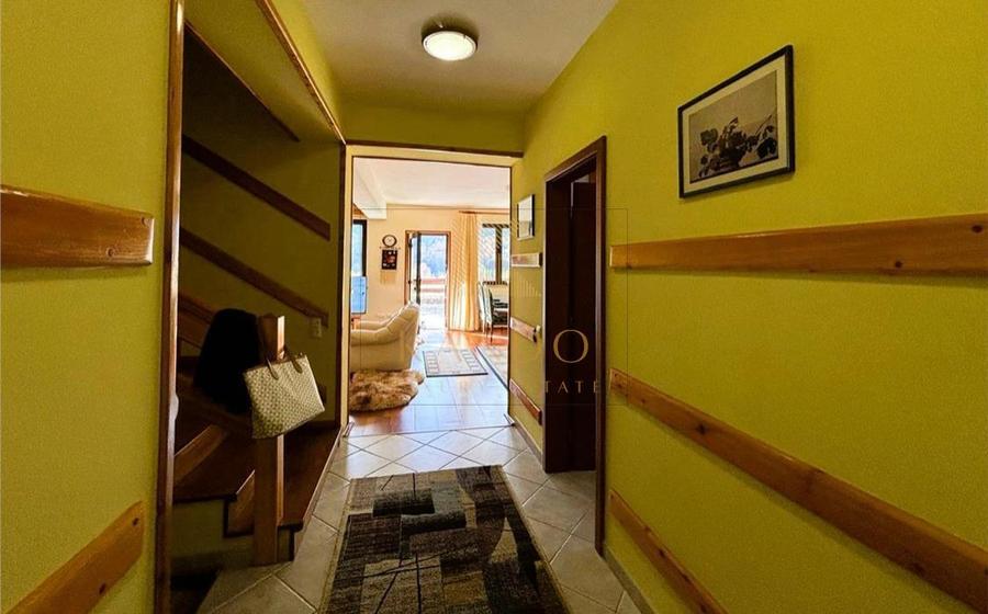 Dimineti cu munti la fereastra – proprietate unica