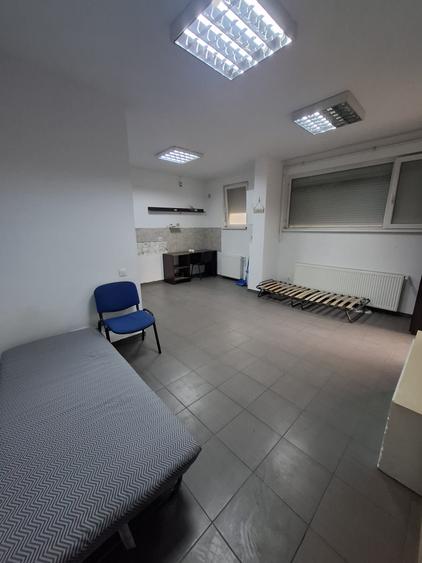 Garsonieră decomandată cu curte proprie – Zona Amurgului