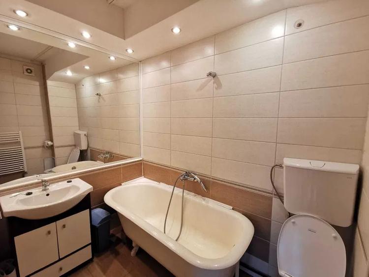 Apartament 3 camere decomandate, 70 mp, 2 parcari, zona Parcului Central