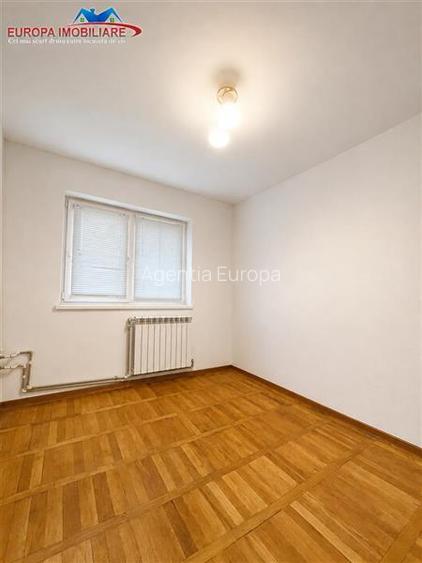 Apartament 4 camere de vanzare zona Alunisului -Tulcea - 6
