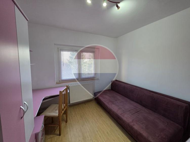 Apartament 4 camere decomandat etaj 2 centrala în zona Confectii