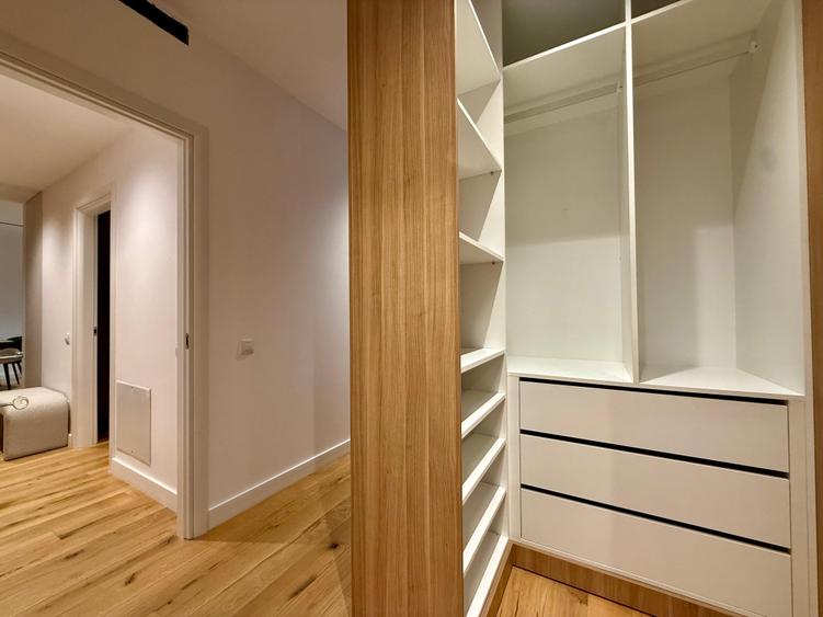 Apartament 3 camere de închiriat | Parcare subterana | Lebada Lake Residence