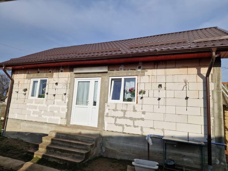 Casă de vânzare, 47.70 mp utili, Găvănești -Olt