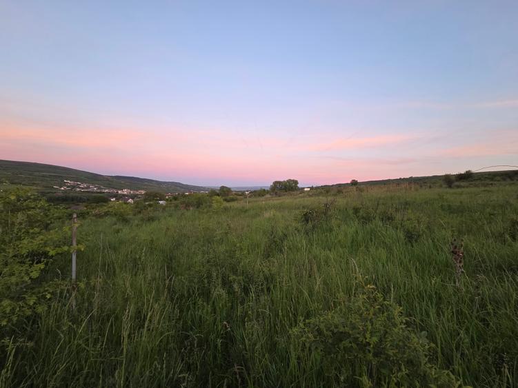 Teren de vanzare, ideal pentru investitie