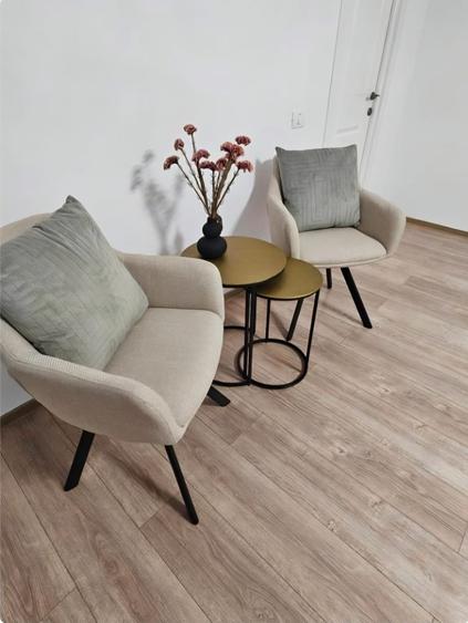 Vand apartament 2 camere renovat la 5 minute de Centrul Istoric