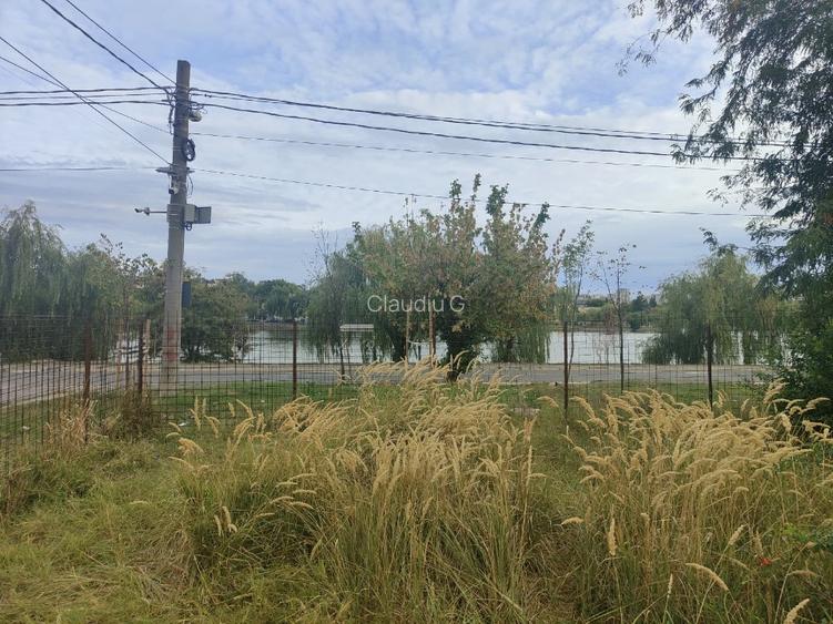 Teren cu deschidere la lacul Plumbuita