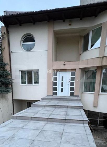 Vila 7 camere de închiriat, 177 mp, zona Copou - 2
