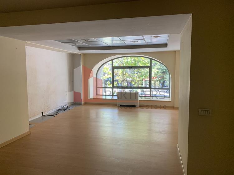 Spatiu comercial / show-room, magazin central - Universitate.