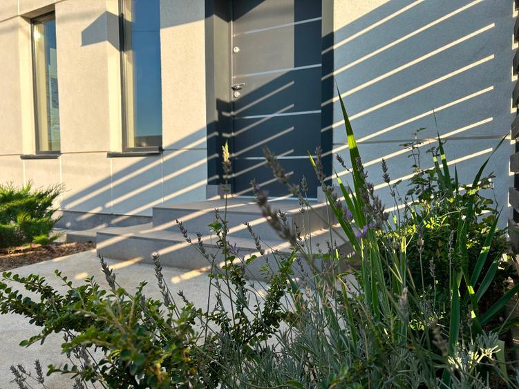ULTIMA !!! Casa individuala cu vedere la padure complet finisata-Cornetu