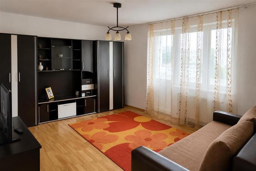 Apartament 2 camere cu balcon zona Cedonia