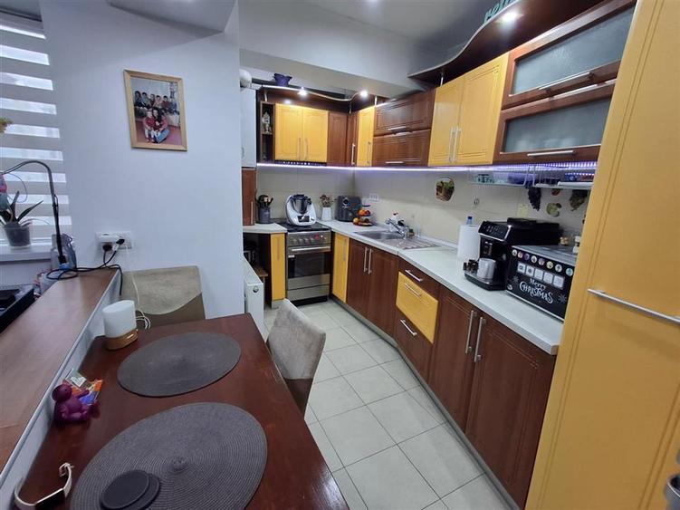 Apartament 2 camere et 1 zona Turnisor