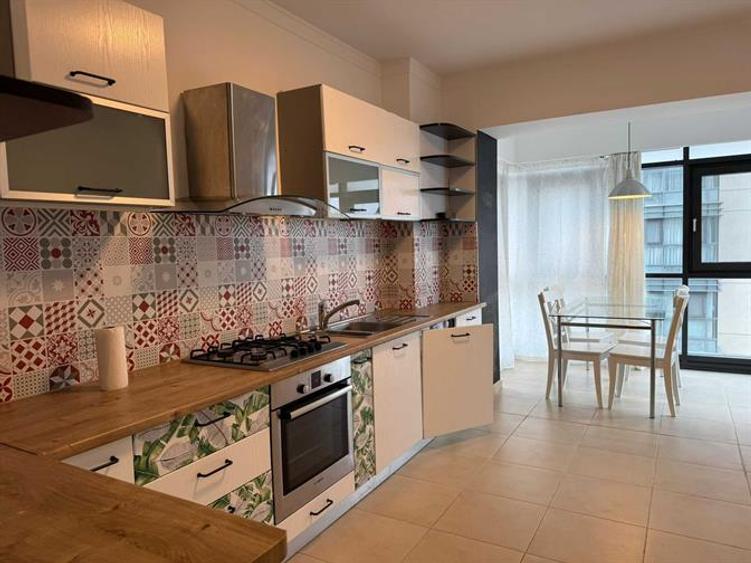 Emerald Residence, 3 camere deosebit, etaj 7, vedere superba către lac, garaj