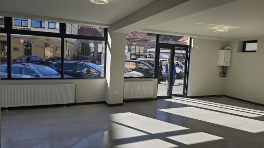 Inchiriez spatiu comercial 70mp utili,Centrul Civic, Brasov, 1.500euro