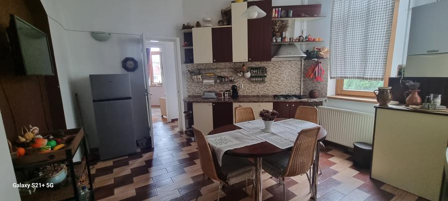 Apartament 4 camere Calea Victoriei- Dacia ( Universitatea de Arte)