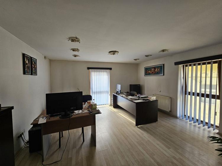 Casa cu 2 camere, 72mp utili, zona Parcului Central
