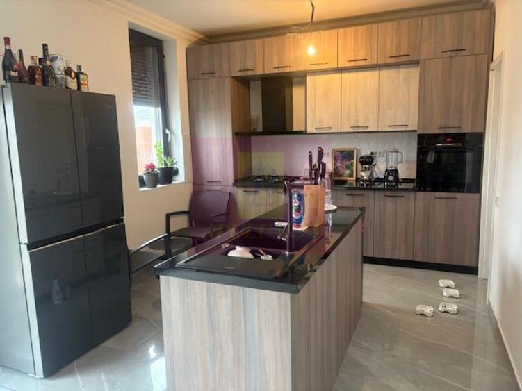 Vila tip duplex Otopeni- 23 August.