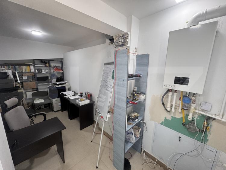 Spațiu birouri P+1 | 70 mp utili | 2 băi | | Parcare | Str. Râului
