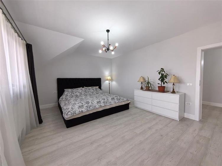 Vila impunatoare cu 6 camere spatioase in stil american