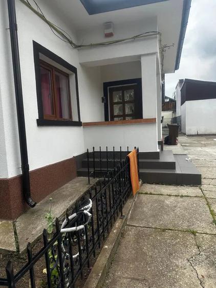 Casa de 5 camere / individuala / teren 384 mp / toate utilitatile / Campina