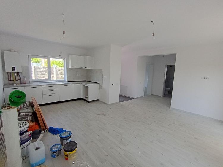 Sanandrei Duplex pe parter, Finalaziat, Buc Mobilata