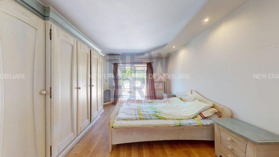 Vila cu 8 camere de vanzare  / teren 840 mp.  -  Prelungirea Ghencea - 9