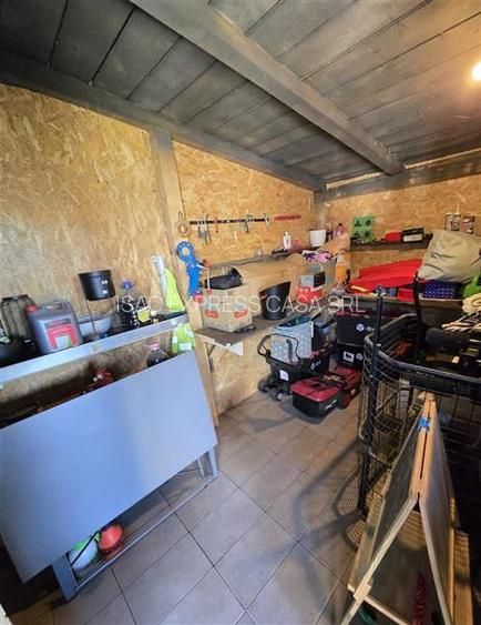 Casa individuala de vanzare, cu 3 camere, in  Lunca Cetatuii - 28