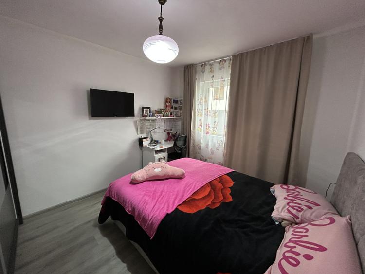 Casă de vânzare, 4 camere, 2 bai - 128 mp utili + 18 mp terasa - Zona Lidl
