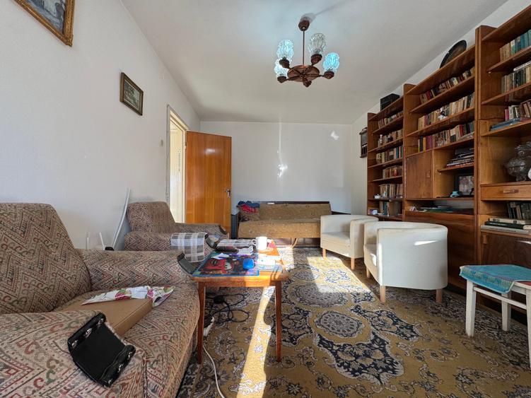 De vanzare - 2 camere decomandat - centrala proprie - 800m metrou 1 decembrie