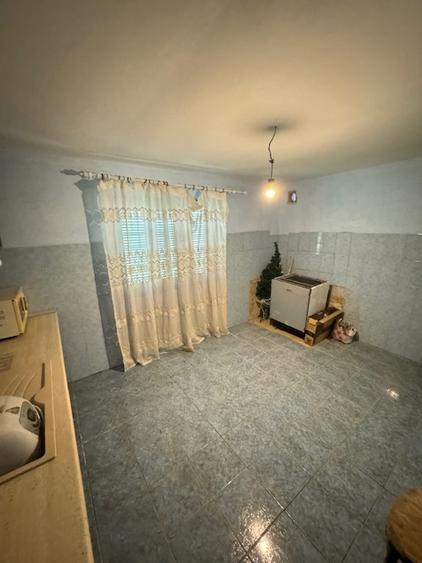 Casa cu etaj de vanzare sat Beresti, com. Sascut, jud. Bacau
