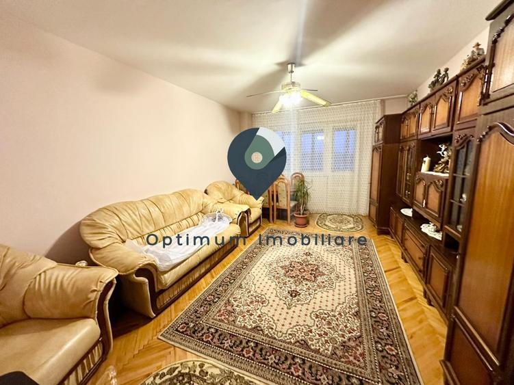 Apartament cu 3 camere, 80 mp utili, etaj intermediar in Zorilor !