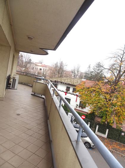 Bloc tip boutique, constr. 2000, parcare subterana si 2 intrari - 5