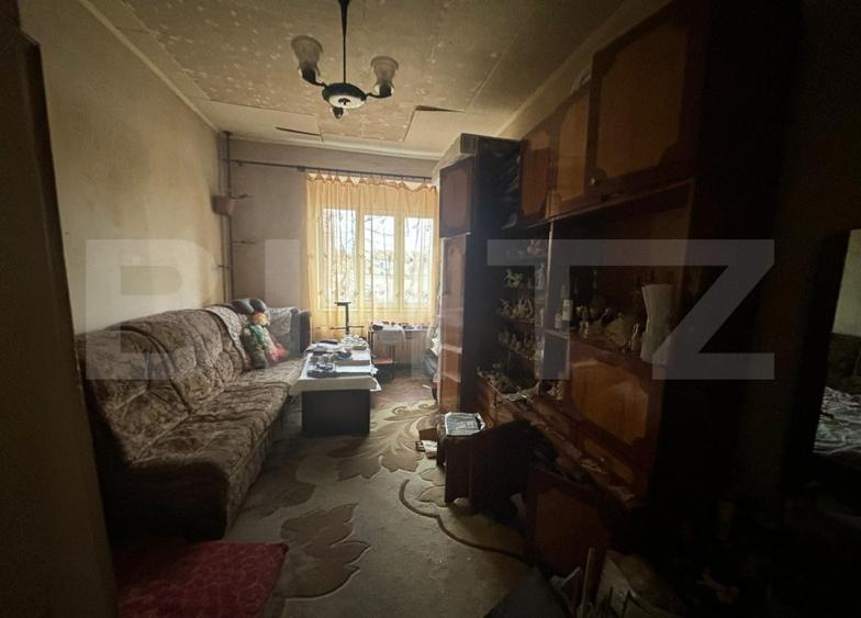 Casa de vanzare, 37 mp, teren 515 mp, zona Titulescu - Semicentral