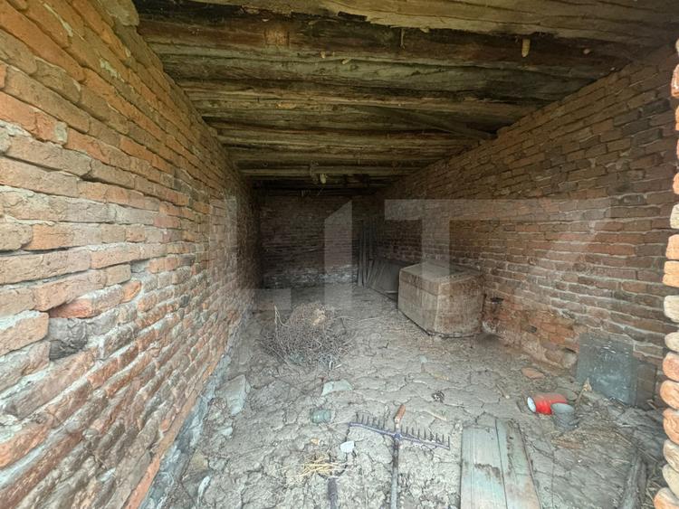 Casa cu 2 camere in Densus, 20 km de Manastirea Prinslop