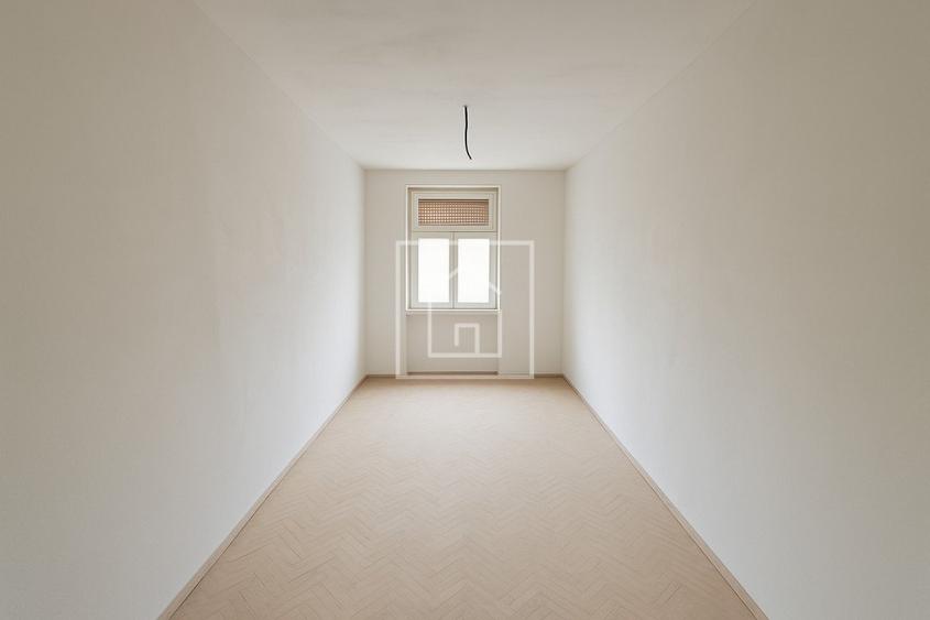 Apartament 4 camere 74 mp, curte si pivinta in Centrul Istoric SB